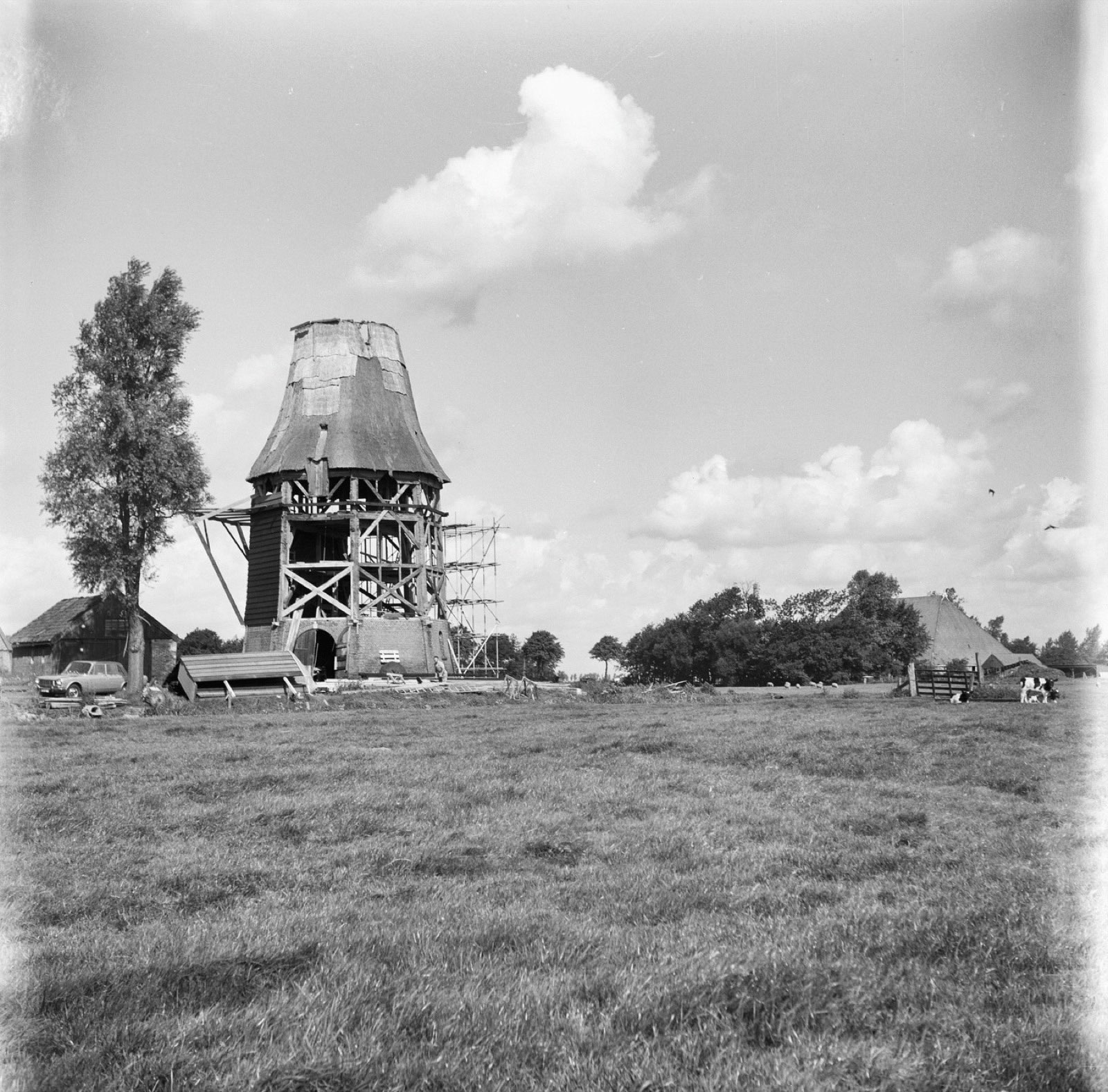 Penninga's Molen in Joure — achtkante korenmolen, rijksmonument, gebouwd 1692